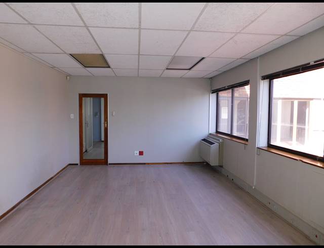 2,993M² OFFICE TO LET IN FERNDALE